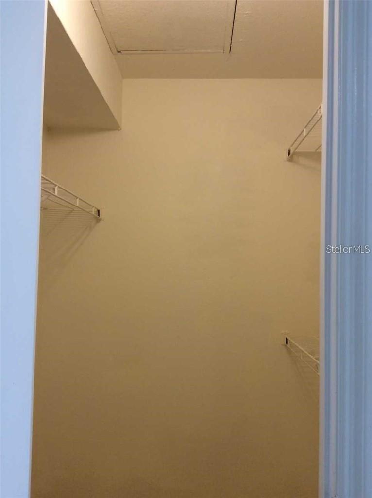 VENETIAN PLACE - Residential