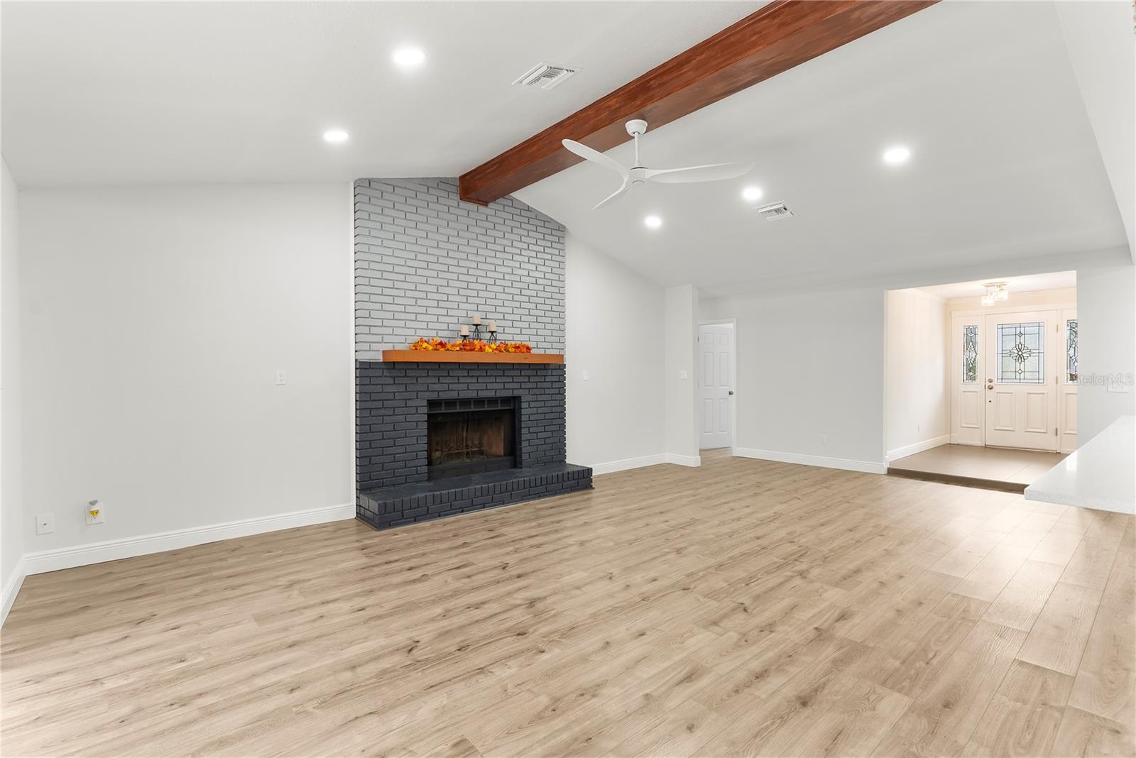 COVE AT LAKE MIRA - Residential