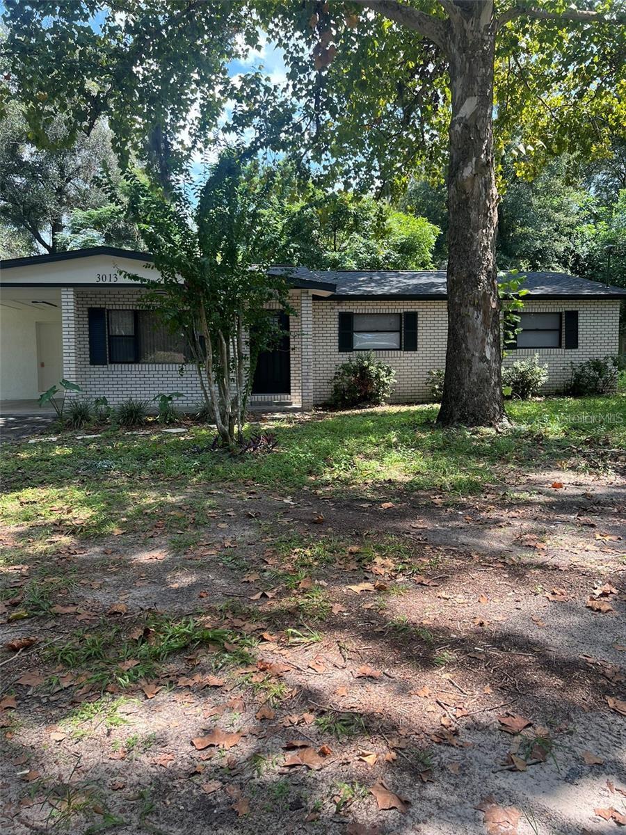 Welcome home to this charming 3-bedroom, 2-bath gem, perfectly nestled close to downtown! Recently updated and ready for its next family,
this cozy retreat offers spacious rooms with easy-to-maintain tile floors throughout. You'll love the convenience of being near shopping, schools, and hospitals. With its inviting atmosphere and prime location, this home won’t be available for long— come see it before it's gone