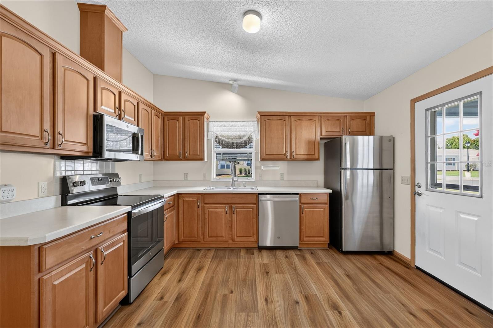 1231 ZAPATA PLACE