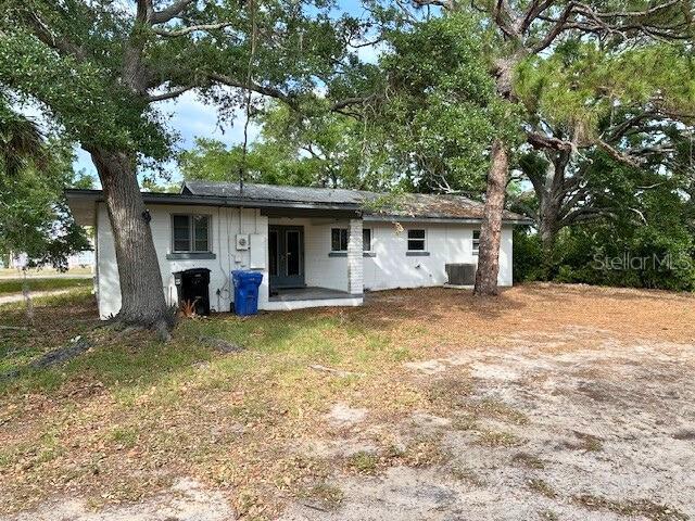 COUNTRY CLUB ESTATES - Residential Lease