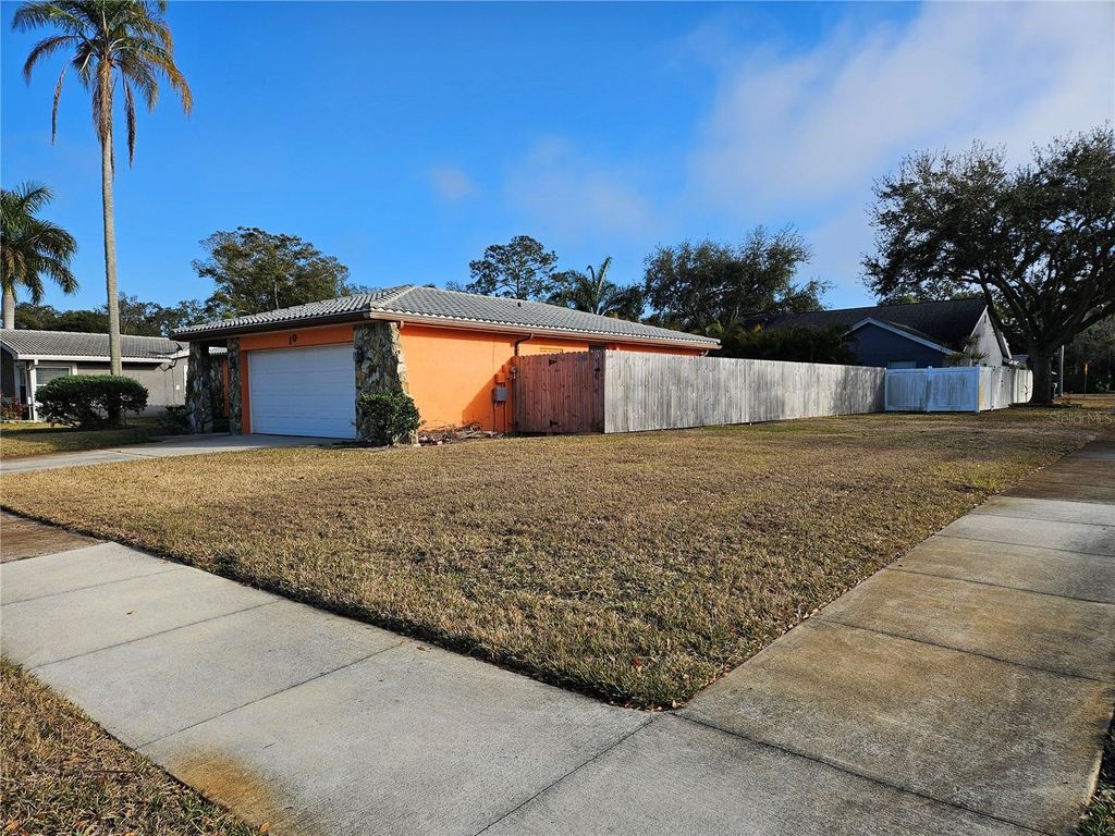 Photo of 10 Tern Place, Palm Harbor, FL 34683 (MLS # TB8475654)