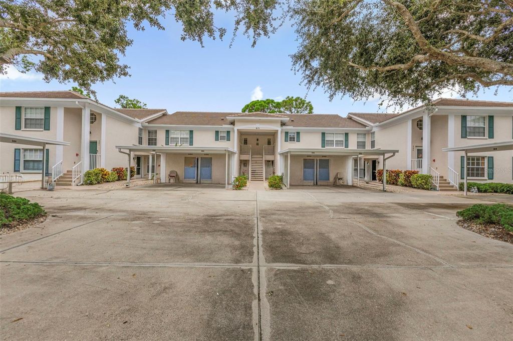 Photo of 813 Montrose Drive #104, Venice, FL 34293 (MLS # A4665497)