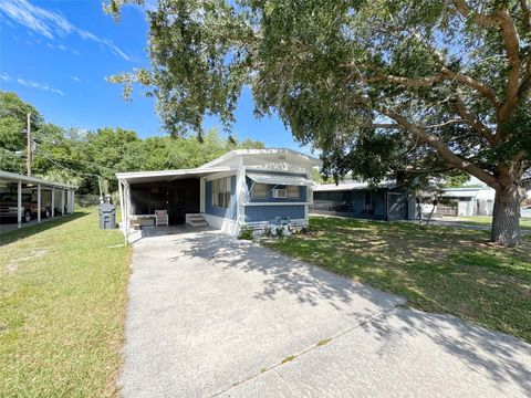 A home in AUBURNDALE