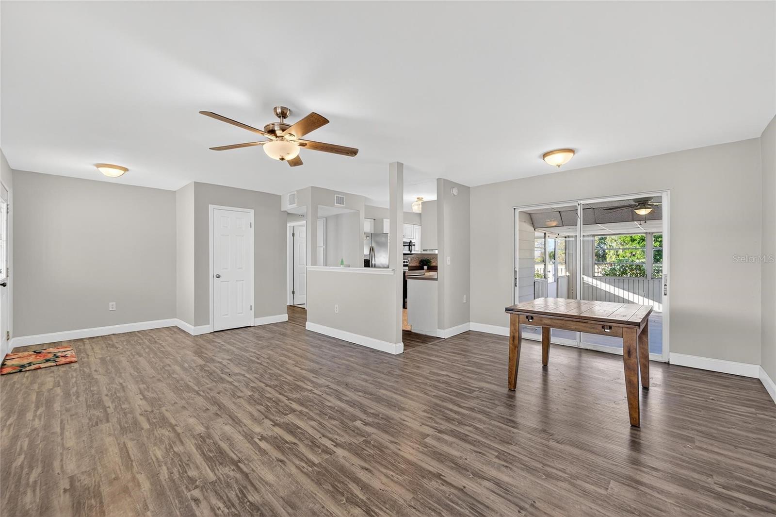 DEL WEBBS SUN CITY FLORIDA UN - Residential