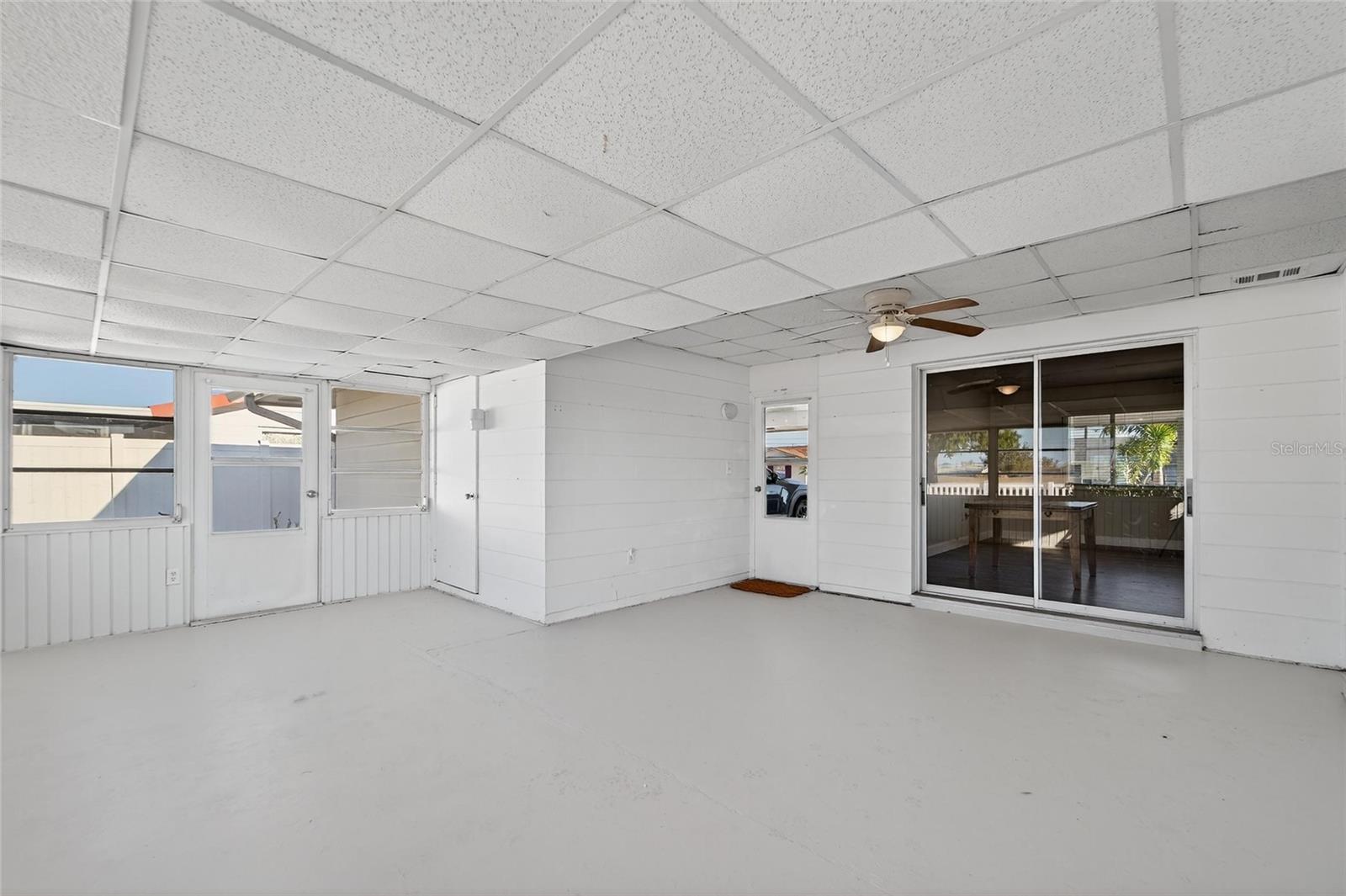 DEL WEBBS SUN CITY FLORIDA UN - Residential