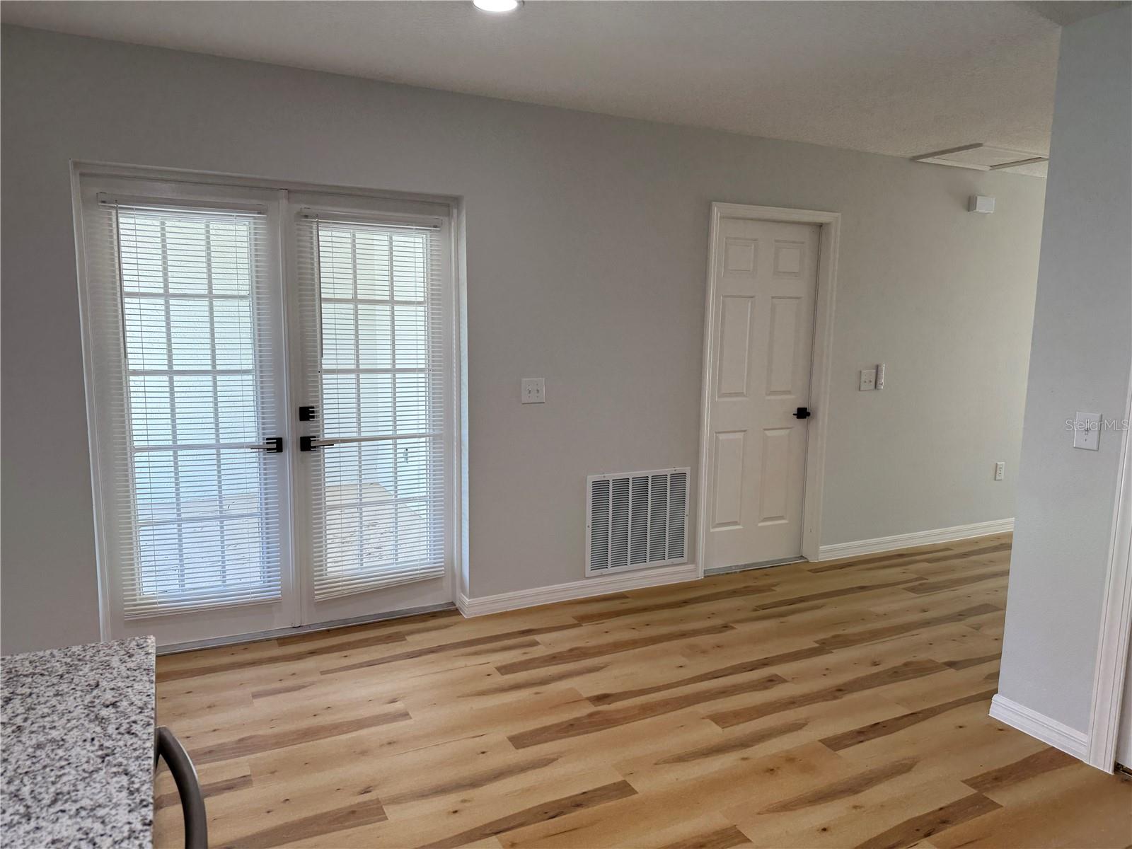 JOHNSON'S POINT TOWNHOMES - Residential Lease