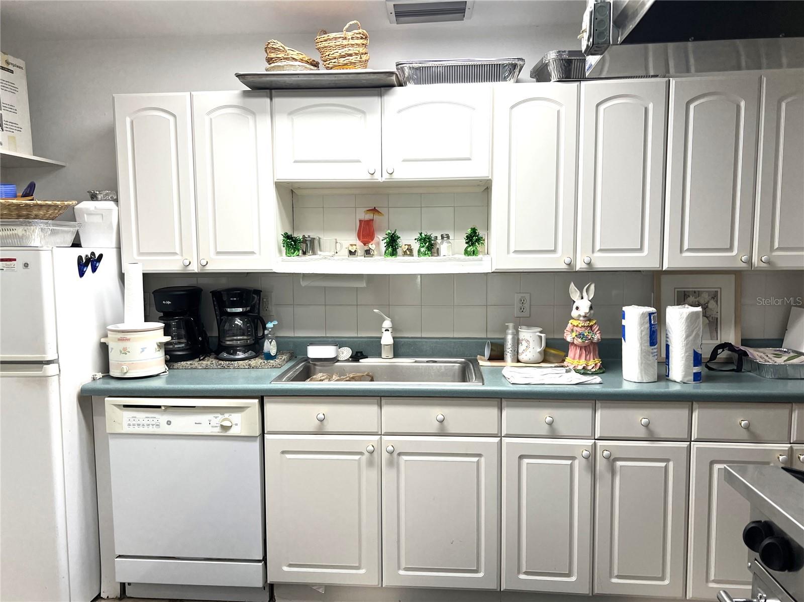 PINE RIDGE AT LAKE TARPON VILLAGE - Residential