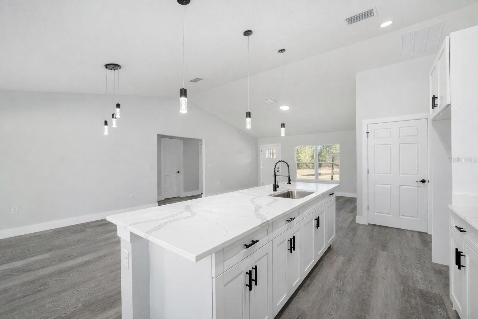 BELLEVIEW HEIGHTS ESTATES UNIT 17 - Residential