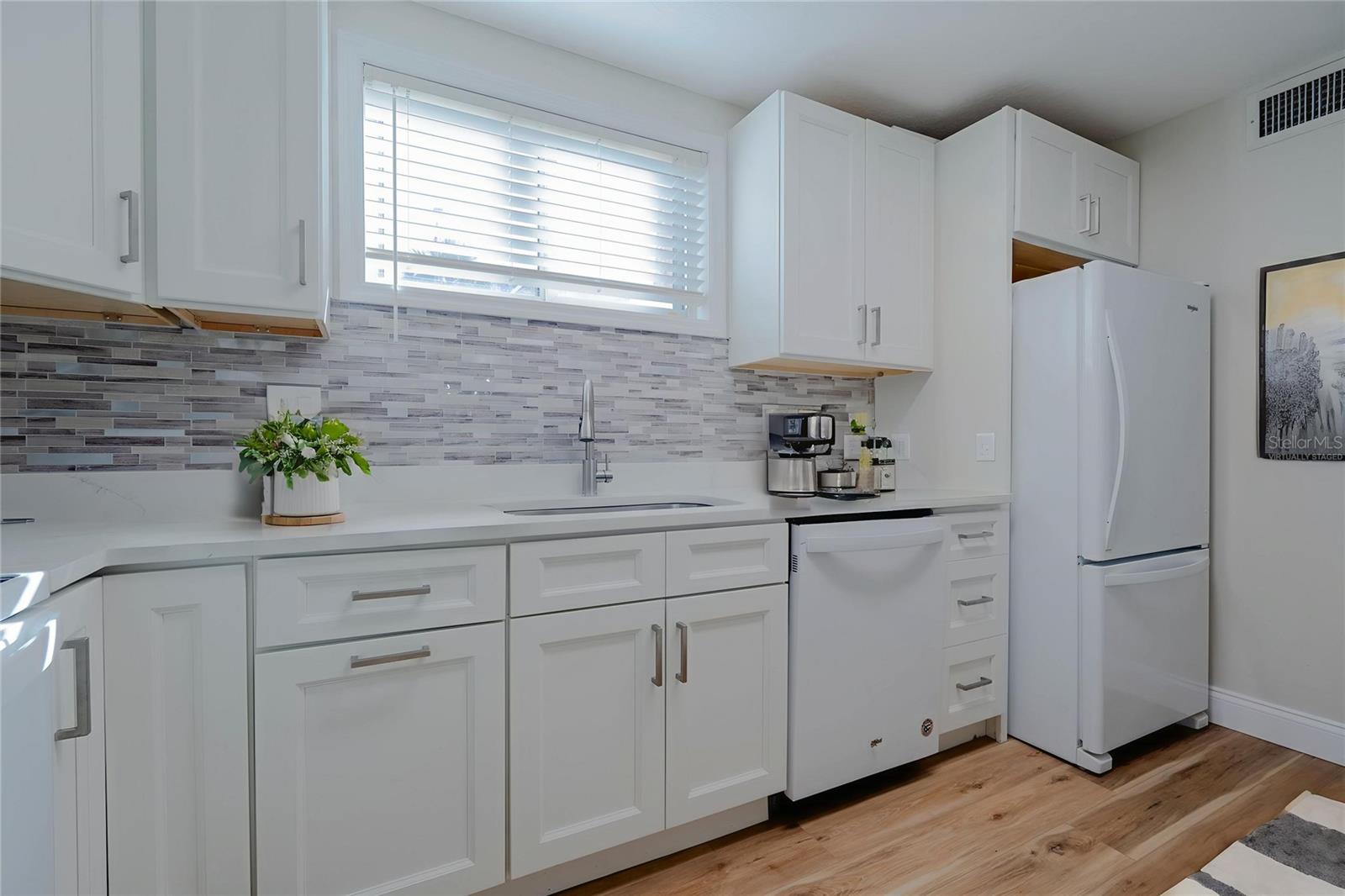 SANDY COVE - Residential