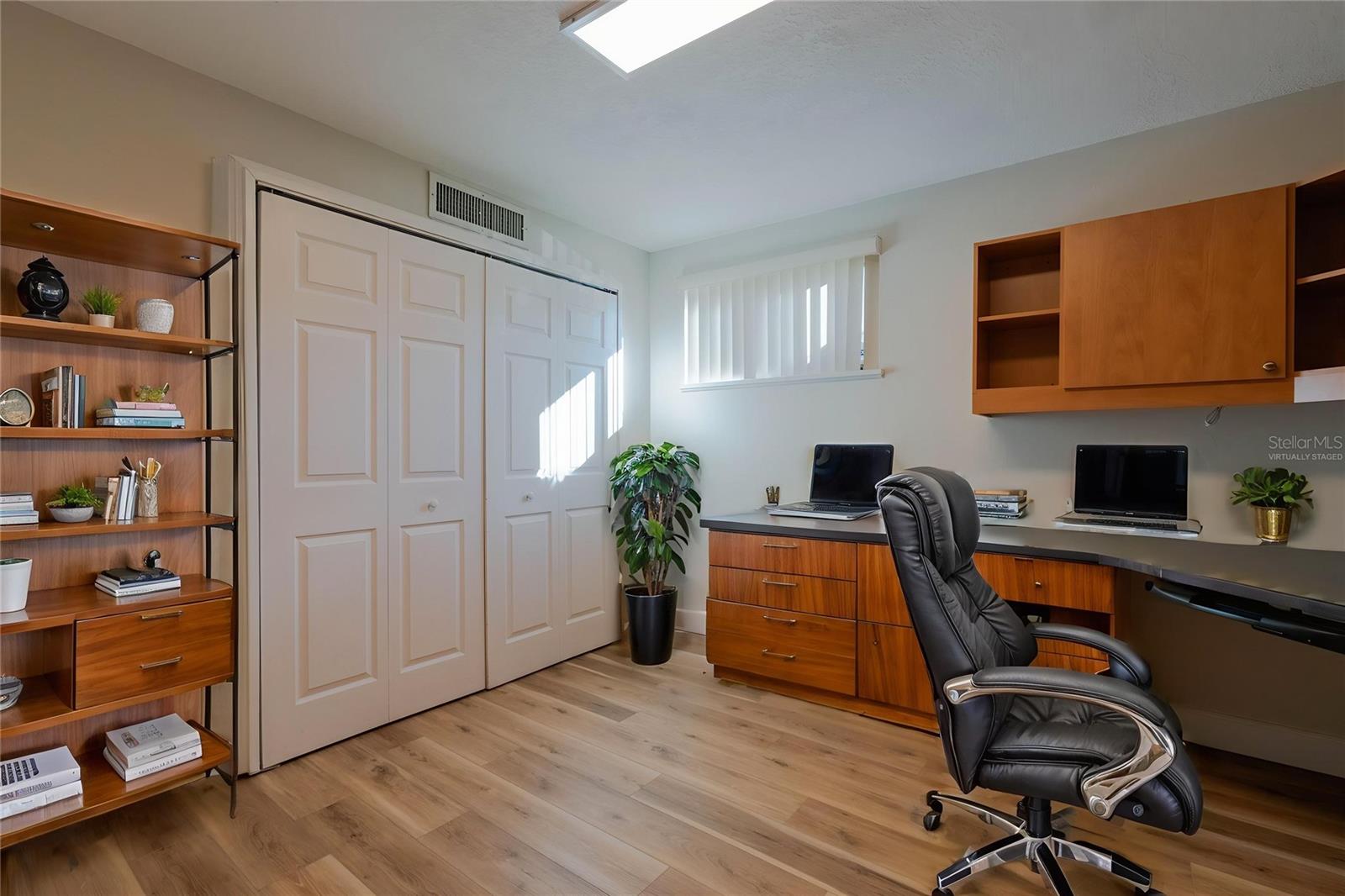 SANDY COVE - Residential