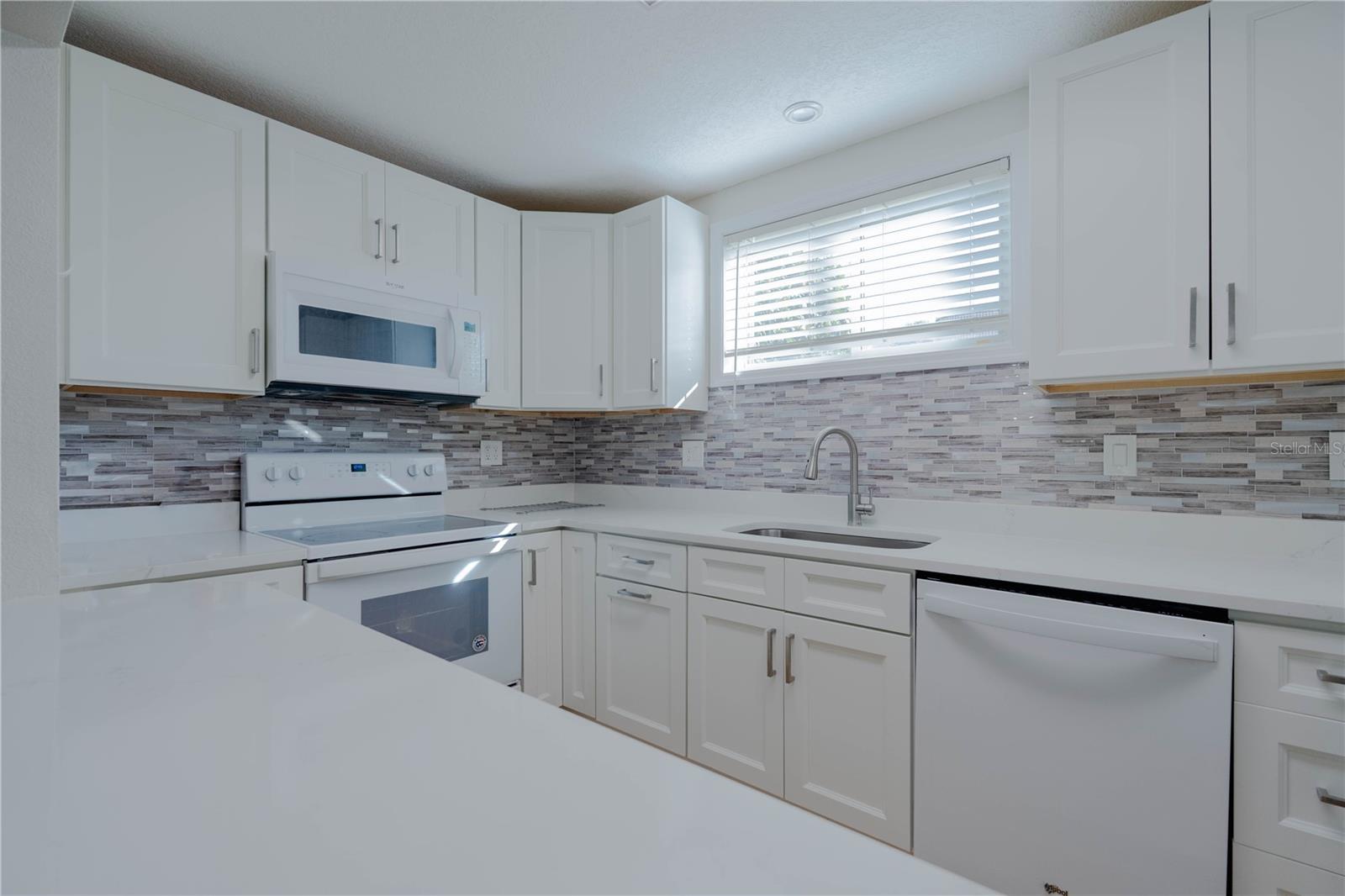 SANDY COVE - Residential