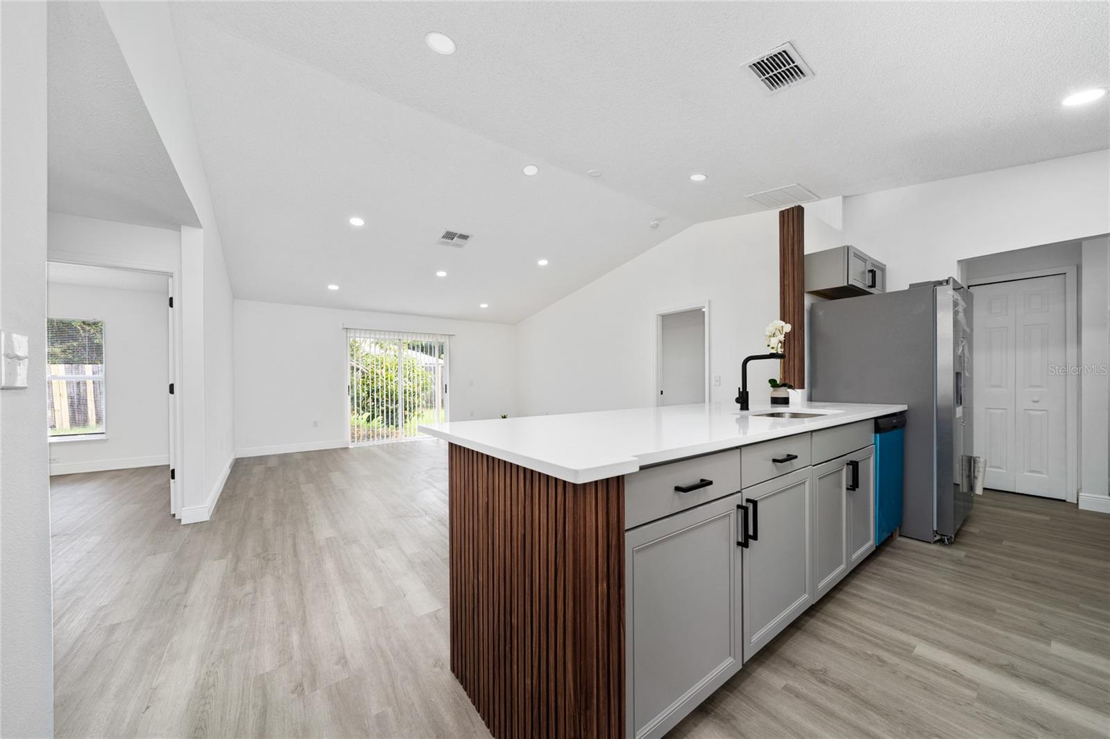 335 BLUFF LANE