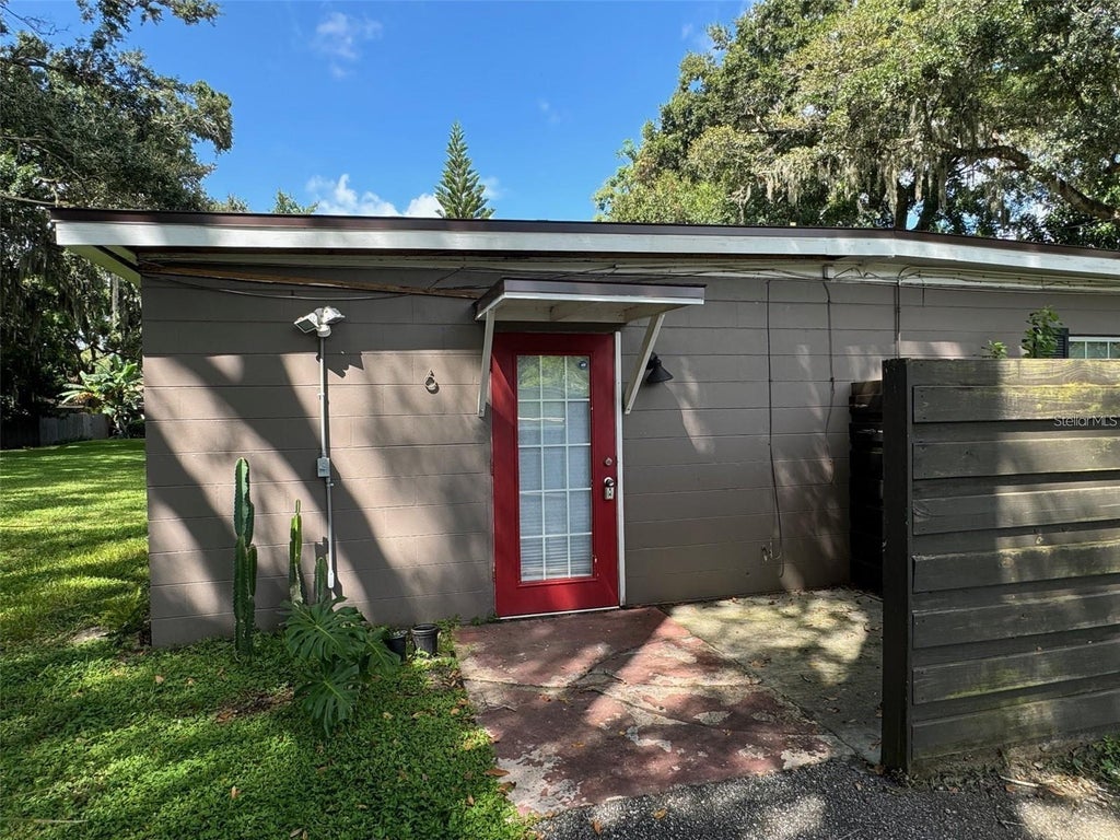 Photo of 2416 S Mayer Avenue #6, Orlando, FL 32806 (MLS # O6438229)