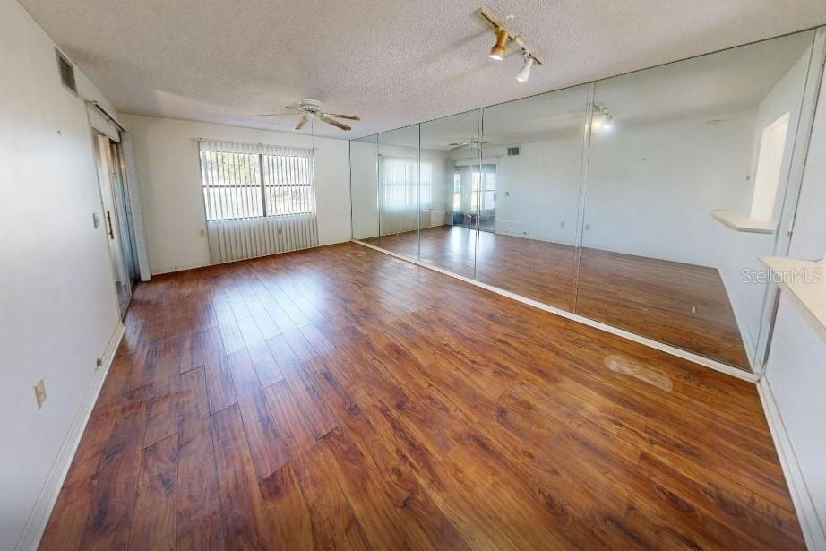 1522 MISSION HILLS BOULEVARD