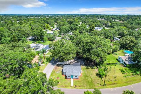 A home in LAKELAND