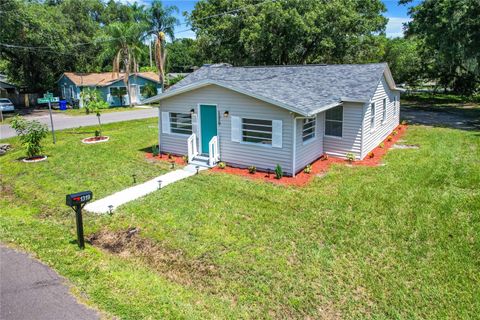 A home in LAKELAND