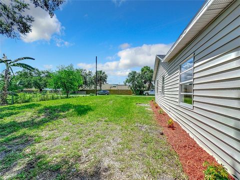 A home in LAKELAND