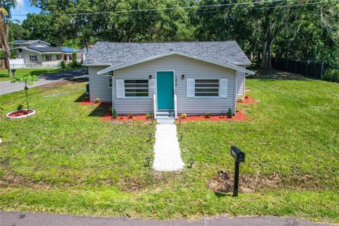 A home in LAKELAND