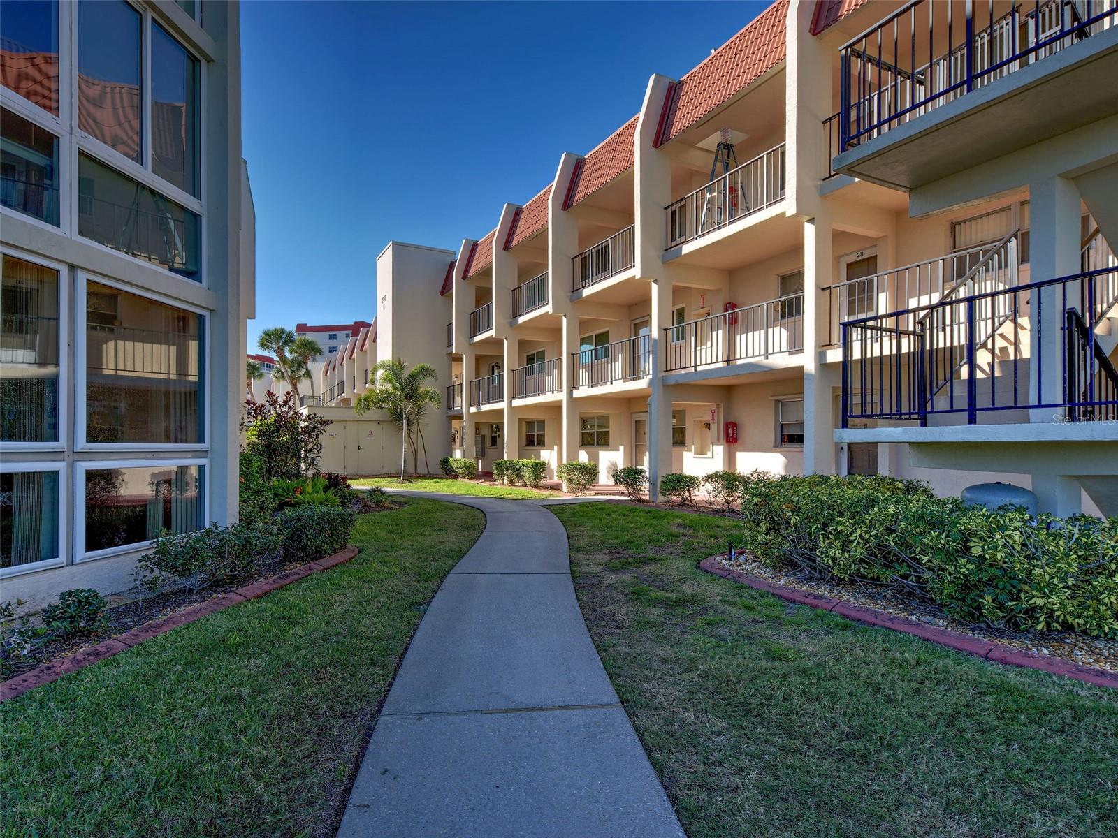 BELLA COSTA I - Residential