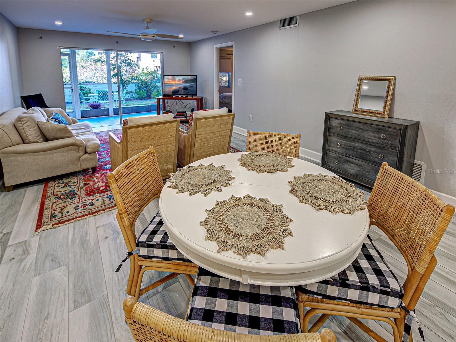 BELLA COSTA I - Residential