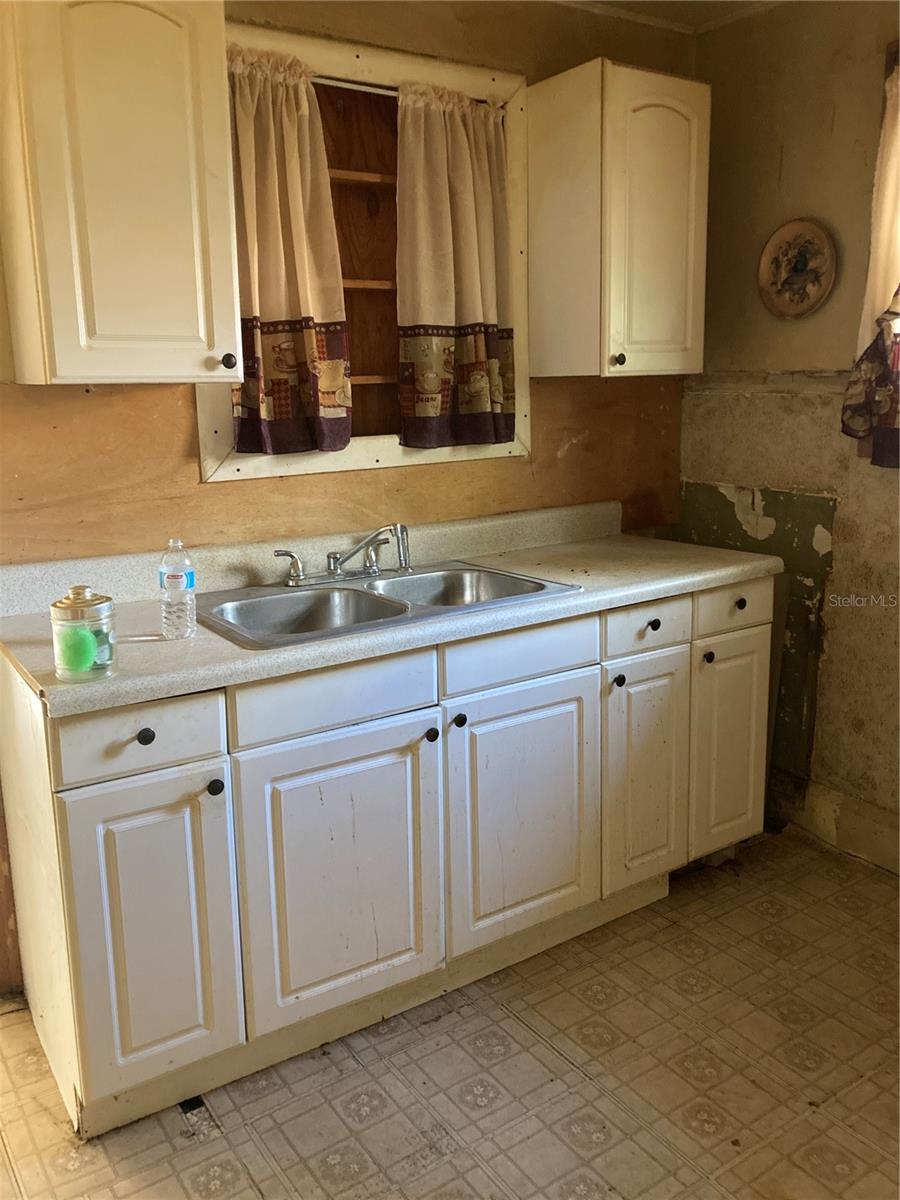 BOWYERS SUB PB 3 PG 19 - Residential