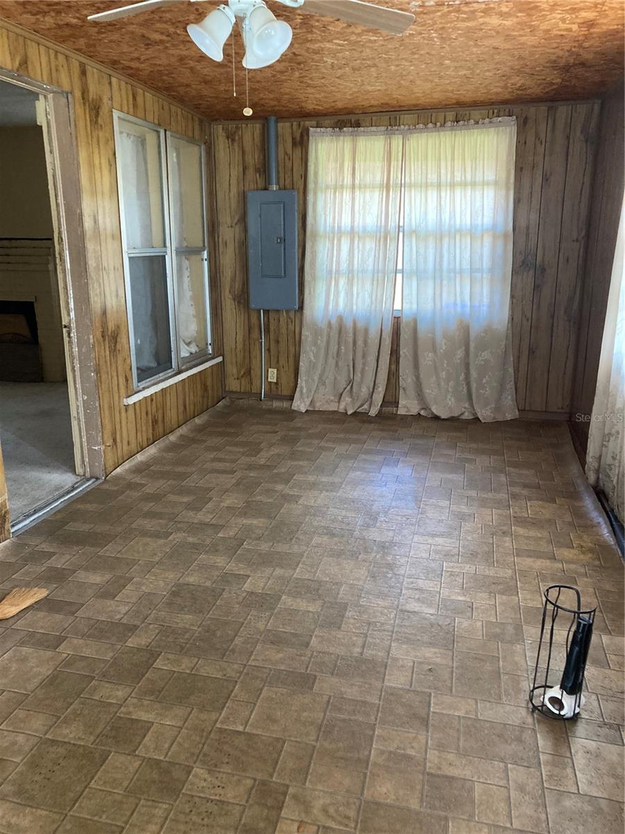 BOWYERS SUB PB 3 PG 19 - Residential