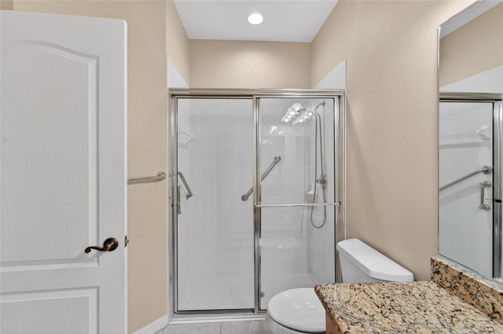 LYNDHURST CONDO - Residential