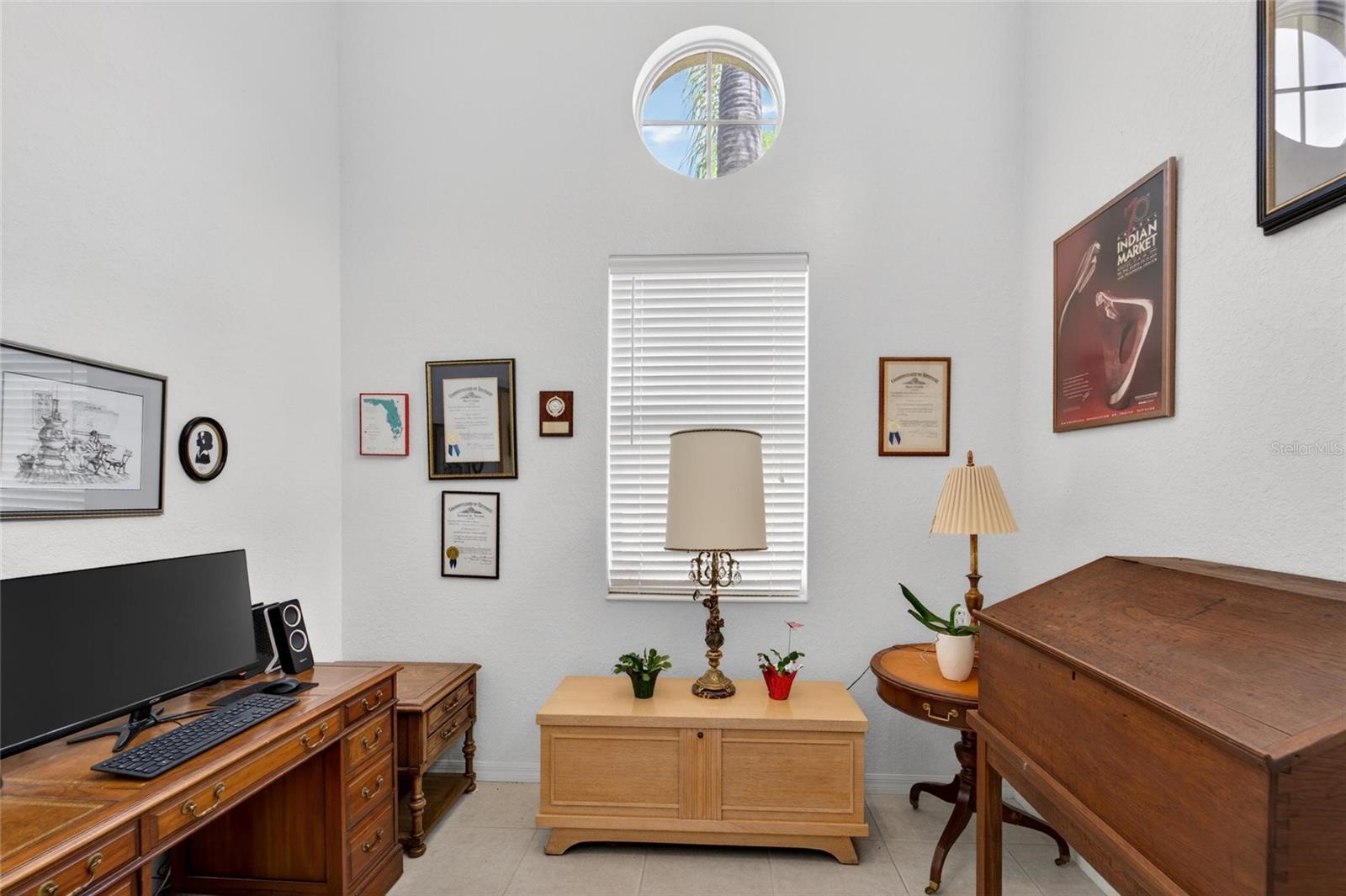 LYNDHURST CONDO - Residential