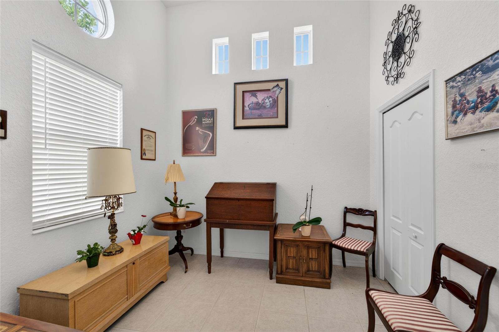 LYNDHURST CONDO - Residential