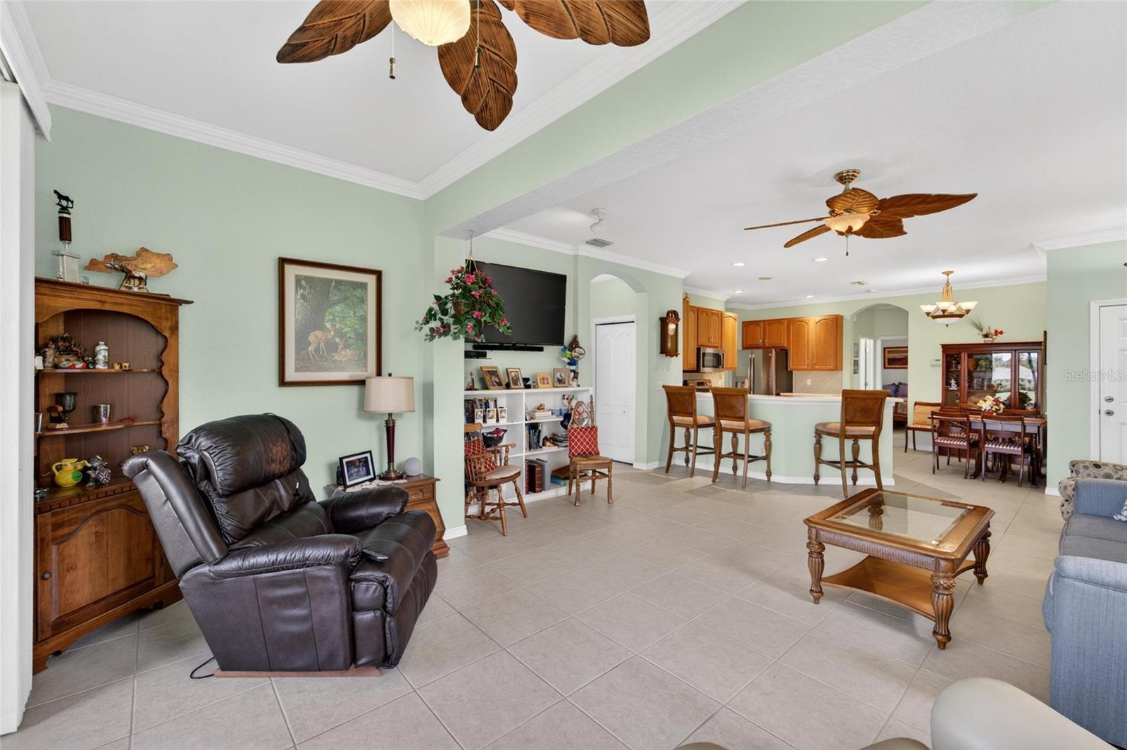 LYNDHURST CONDO - Residential