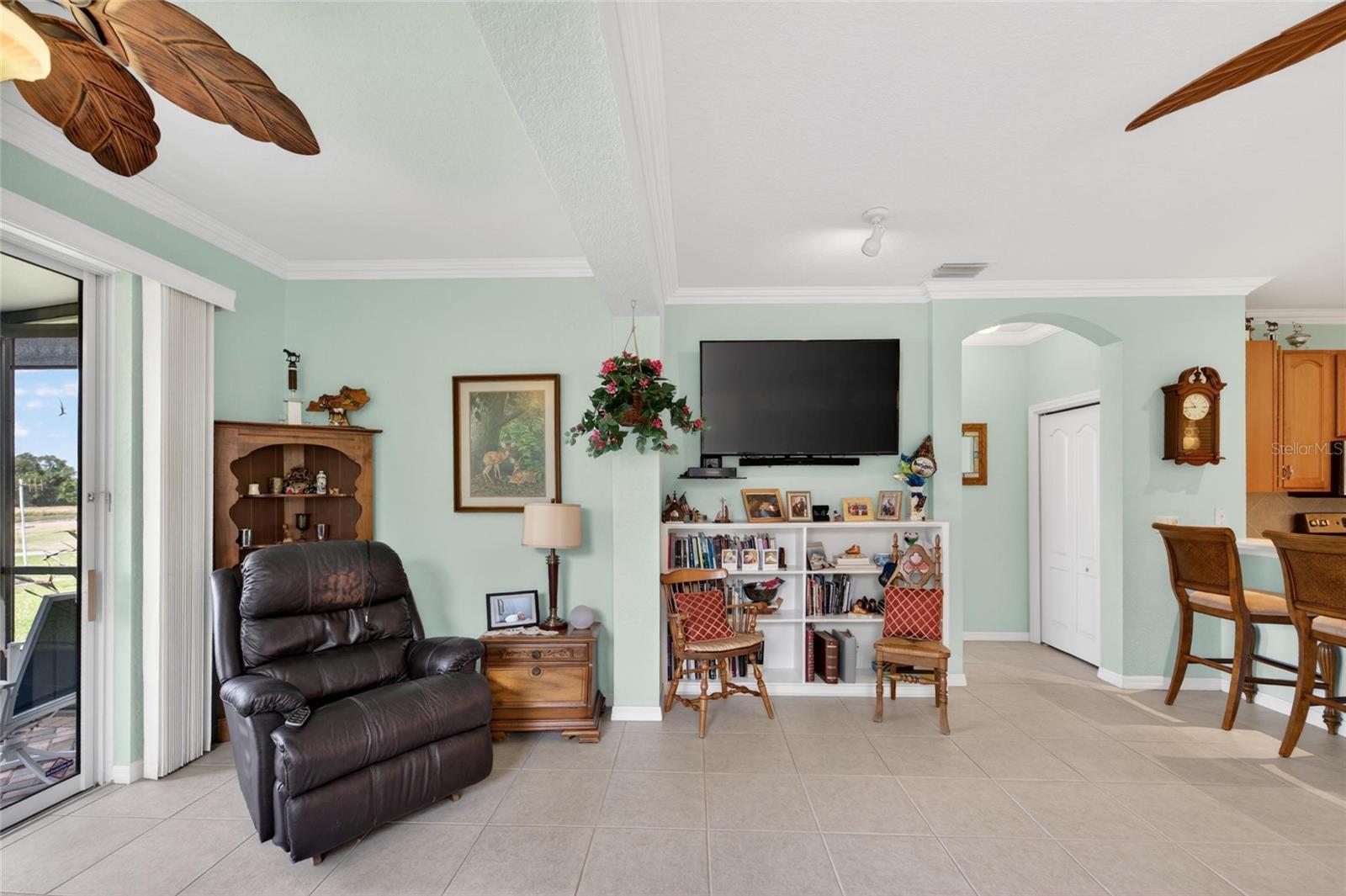 LYNDHURST CONDO - Residential