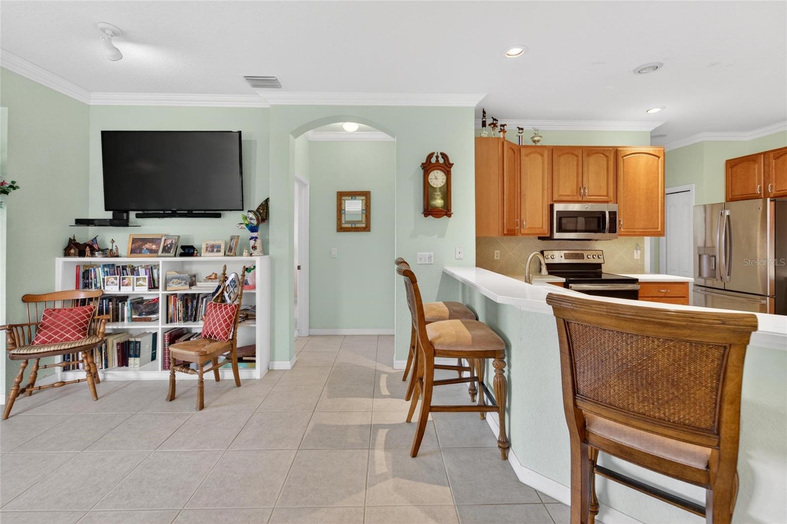 LYNDHURST CONDO - Residential