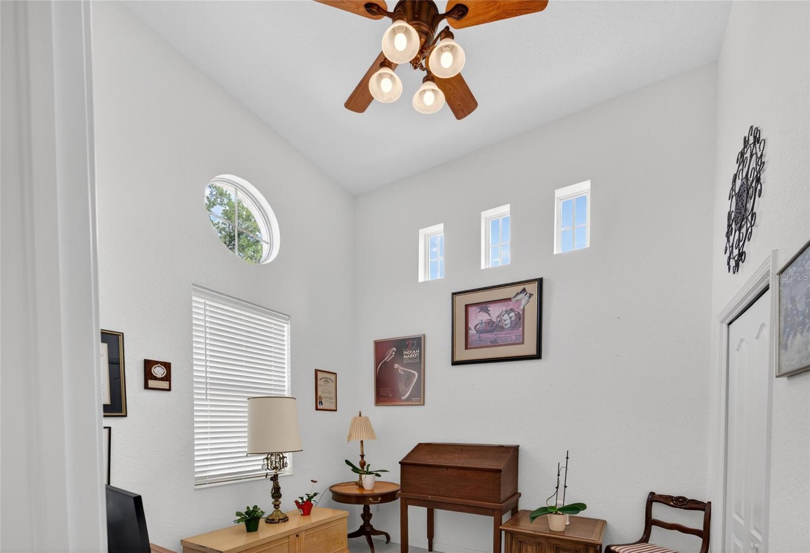 LYNDHURST CONDO - Residential