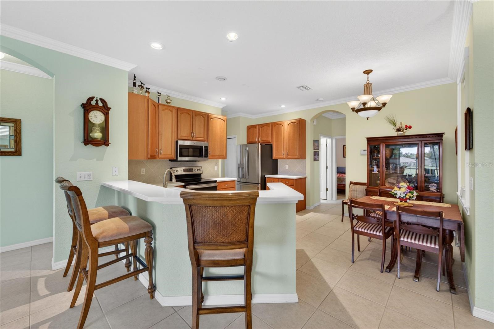 LYNDHURST CONDO - Residential