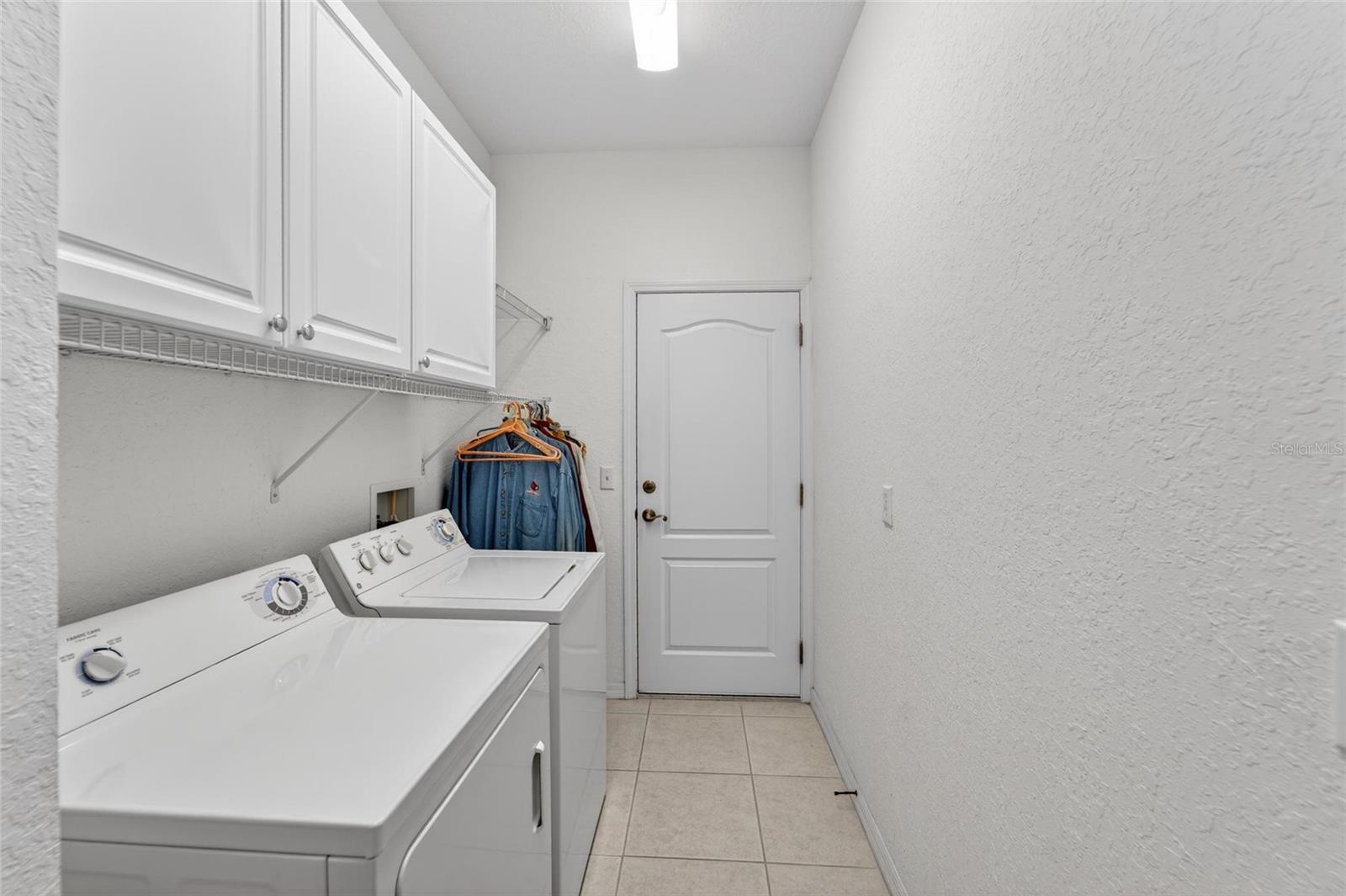 LYNDHURST CONDO - Residential