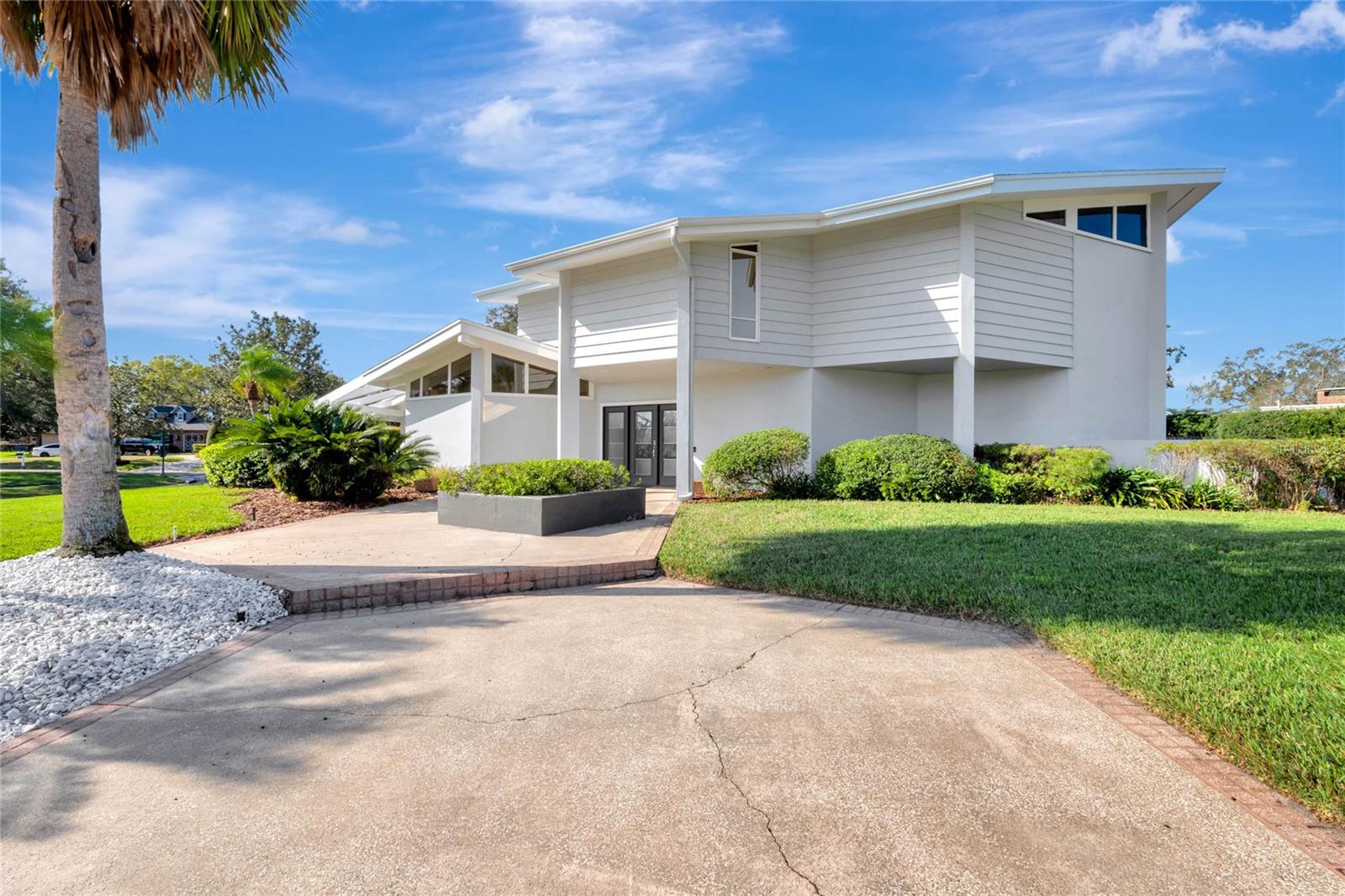 8922 BAY COVE COURT