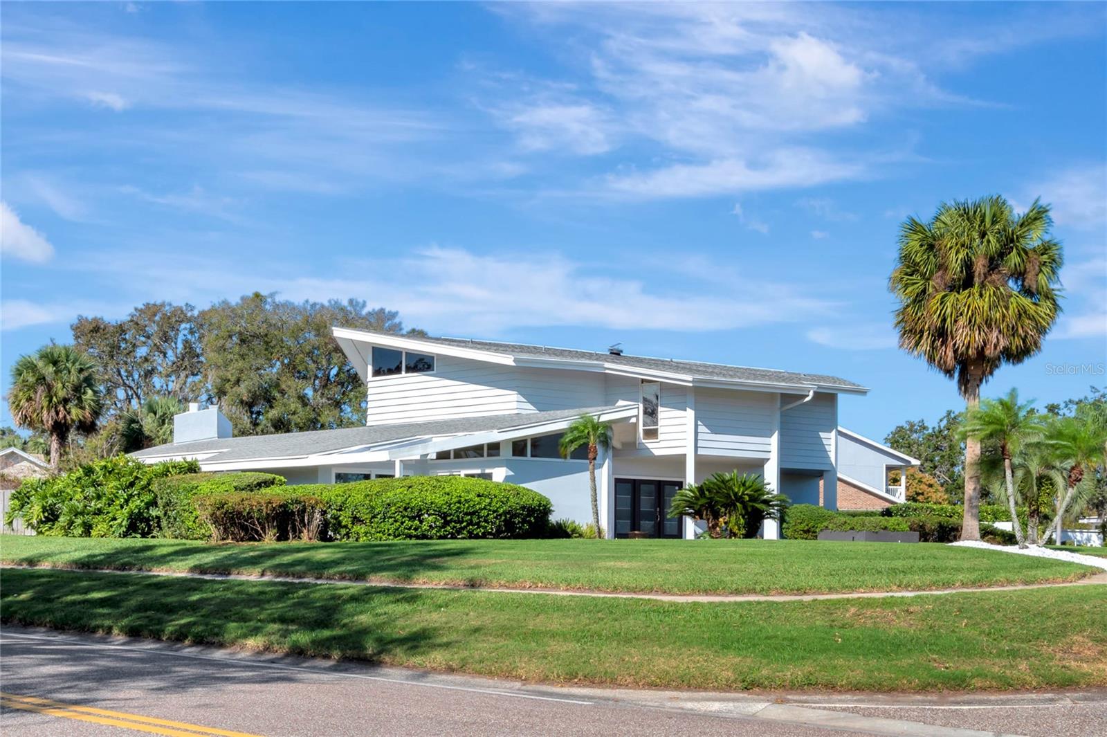 8922 BAY COVE COURT
