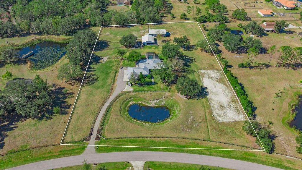 Photo of 7610 Saddle Creek Trail, Sarasota, FL 34241 (MLS # A4684192)