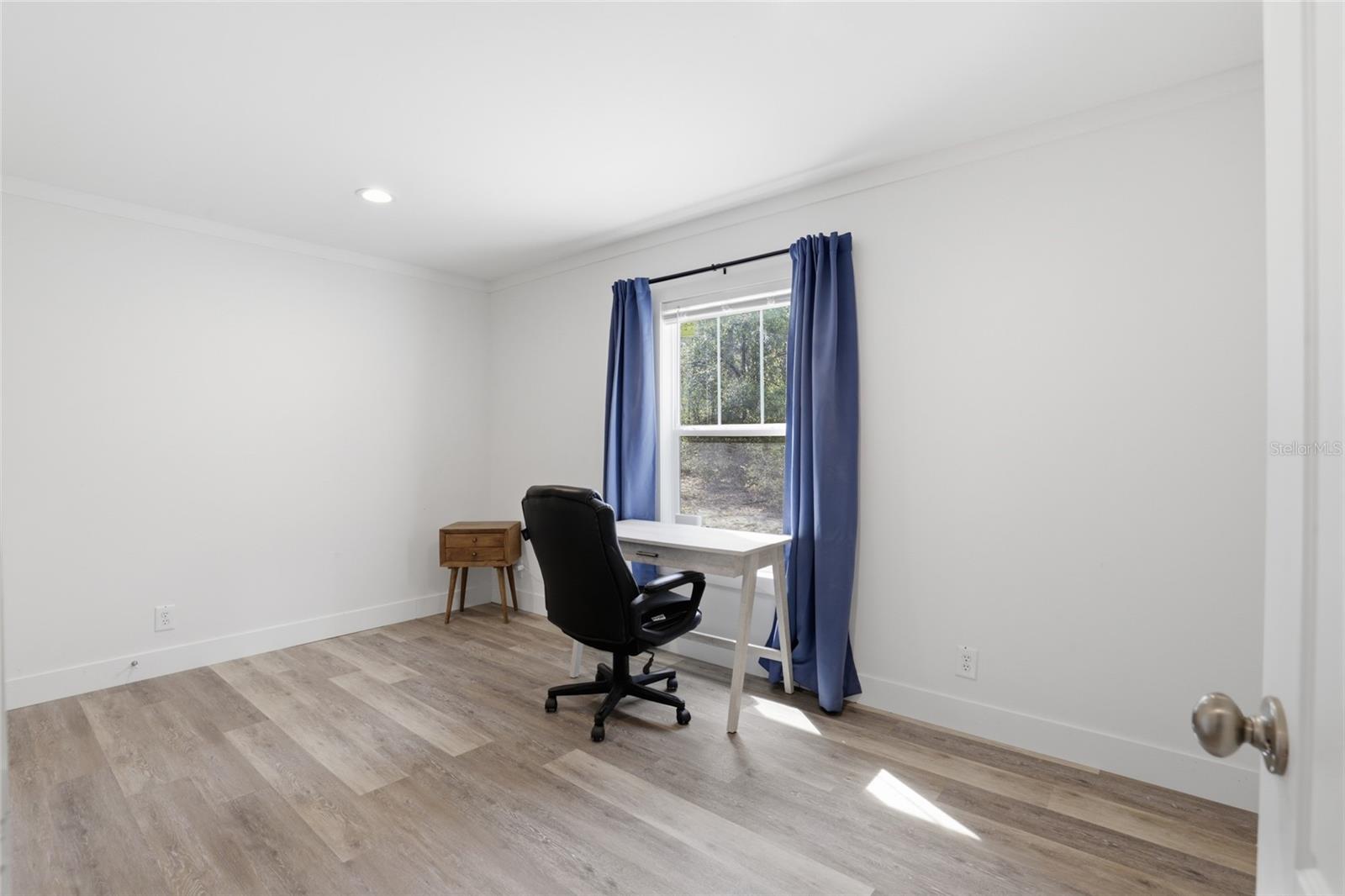 UNIVERSITY OAKS - Residential