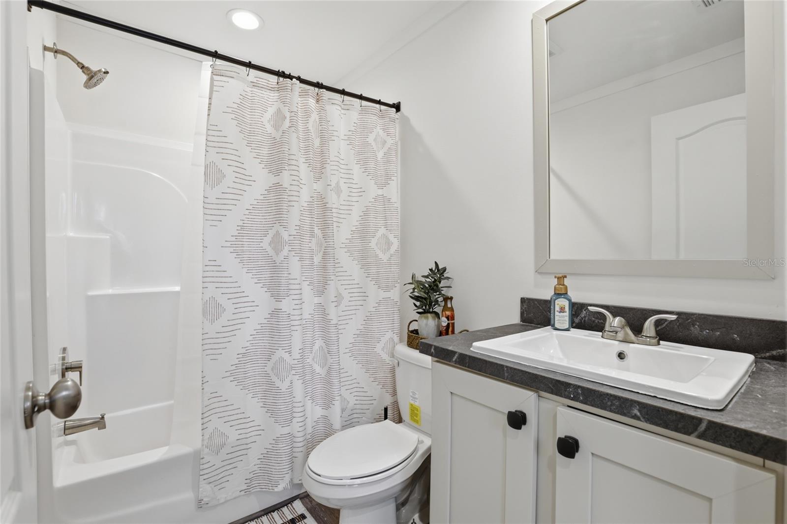 UNIVERSITY OAKS - Residential