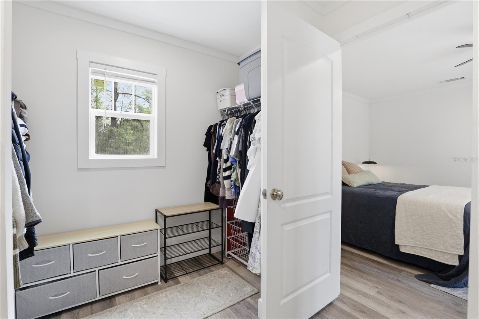 UNIVERSITY OAKS - Residential