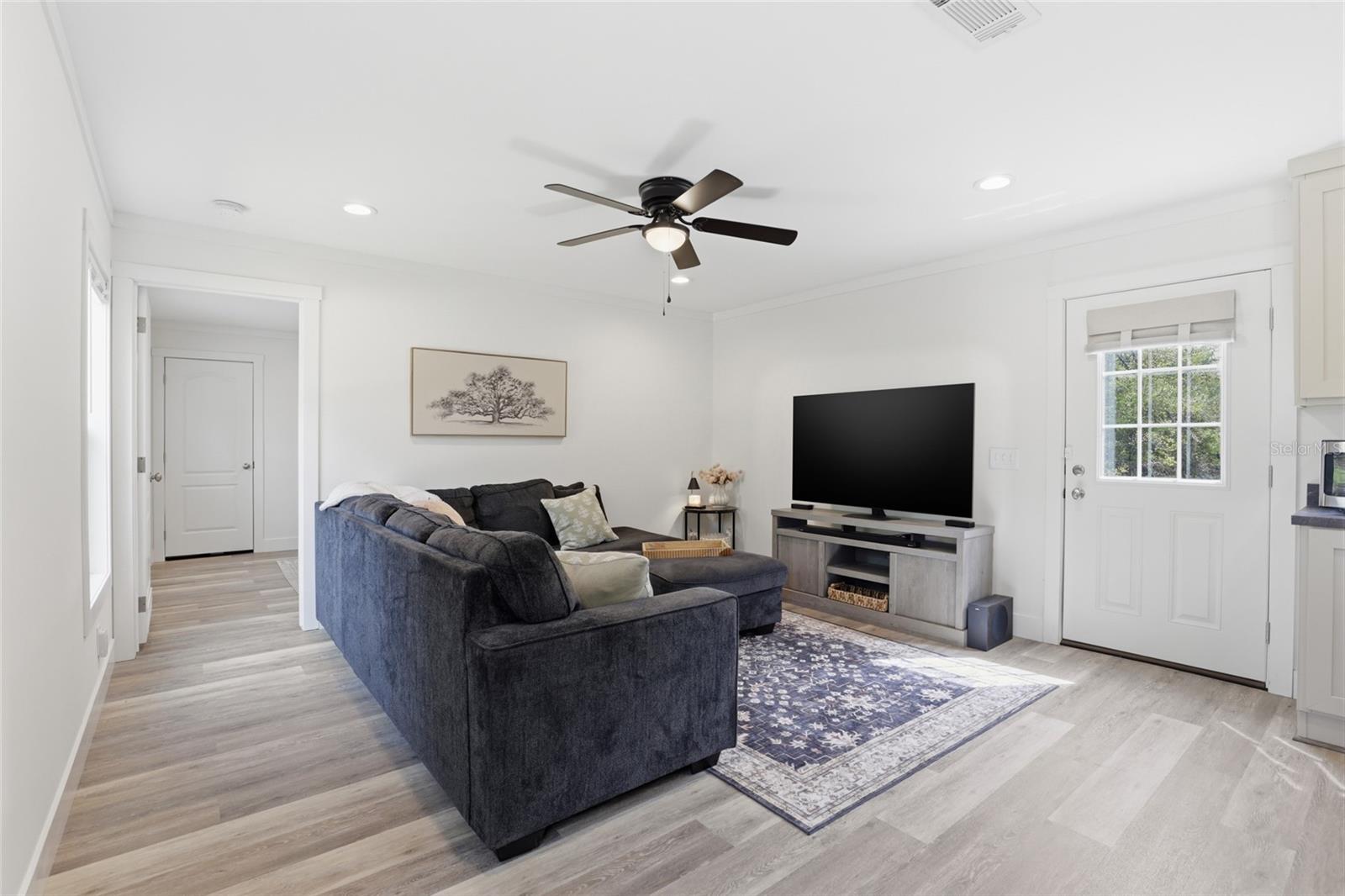 UNIVERSITY OAKS - Residential