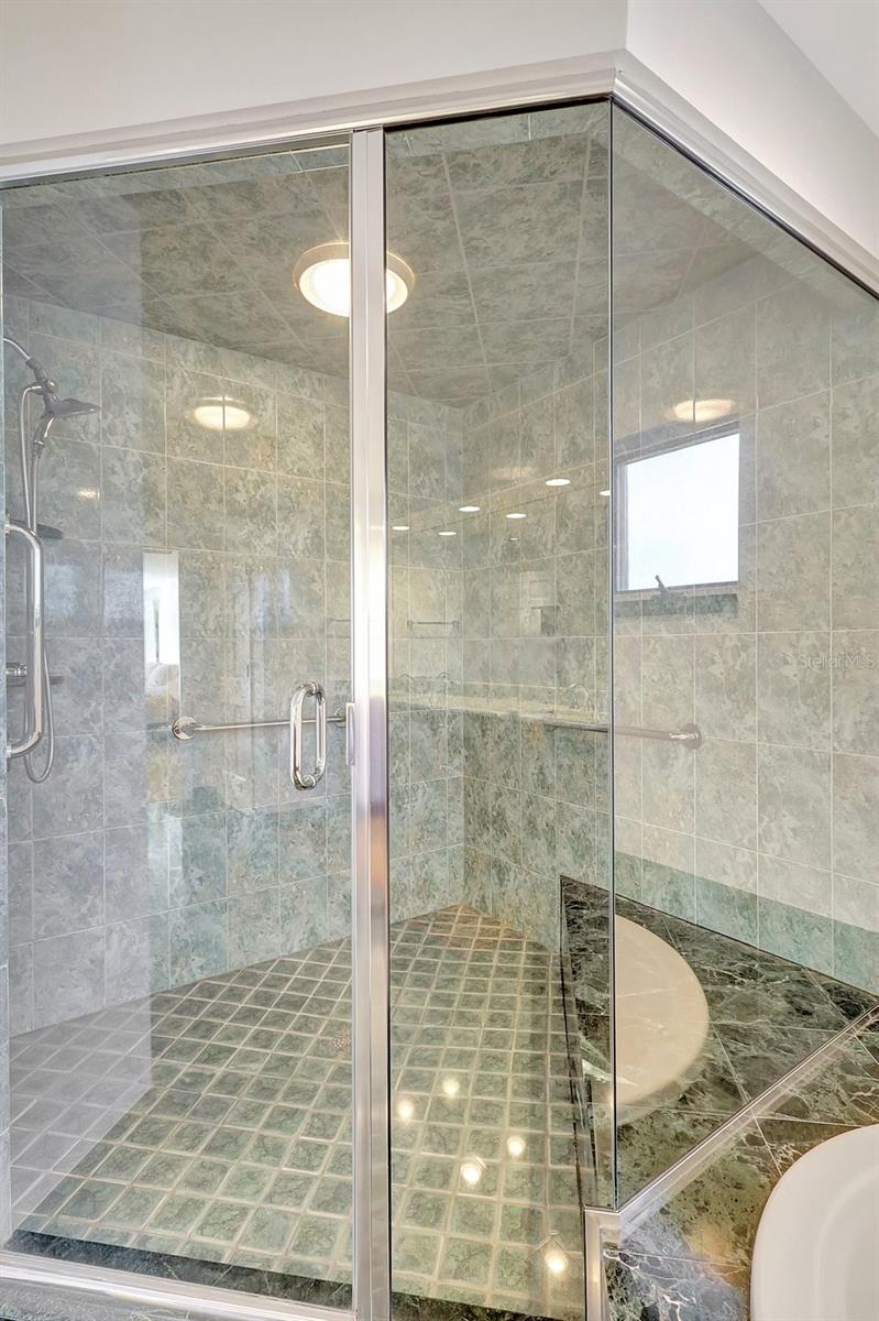 BAY ISLES - Residential