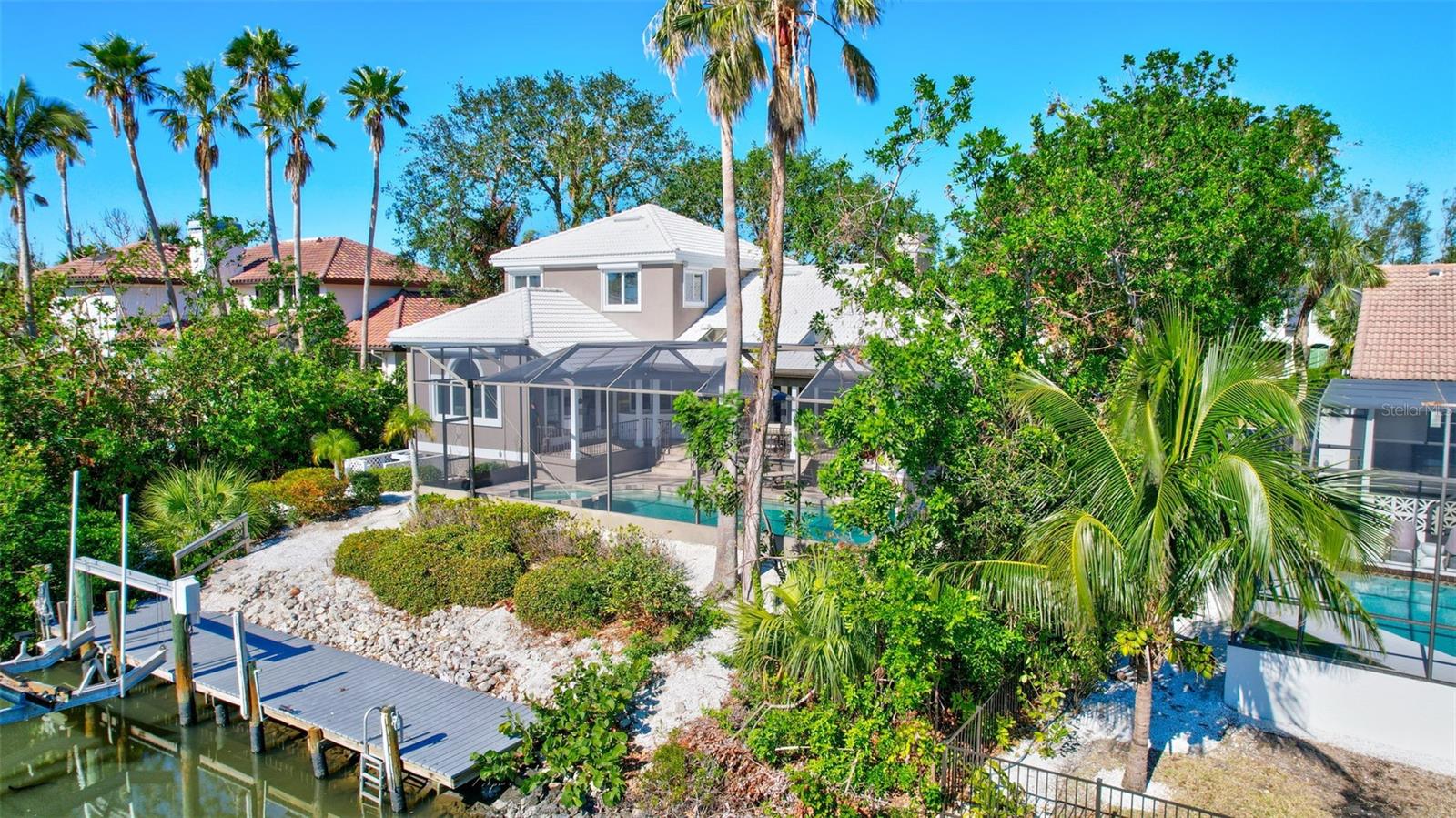 BAY ISLES - Residential