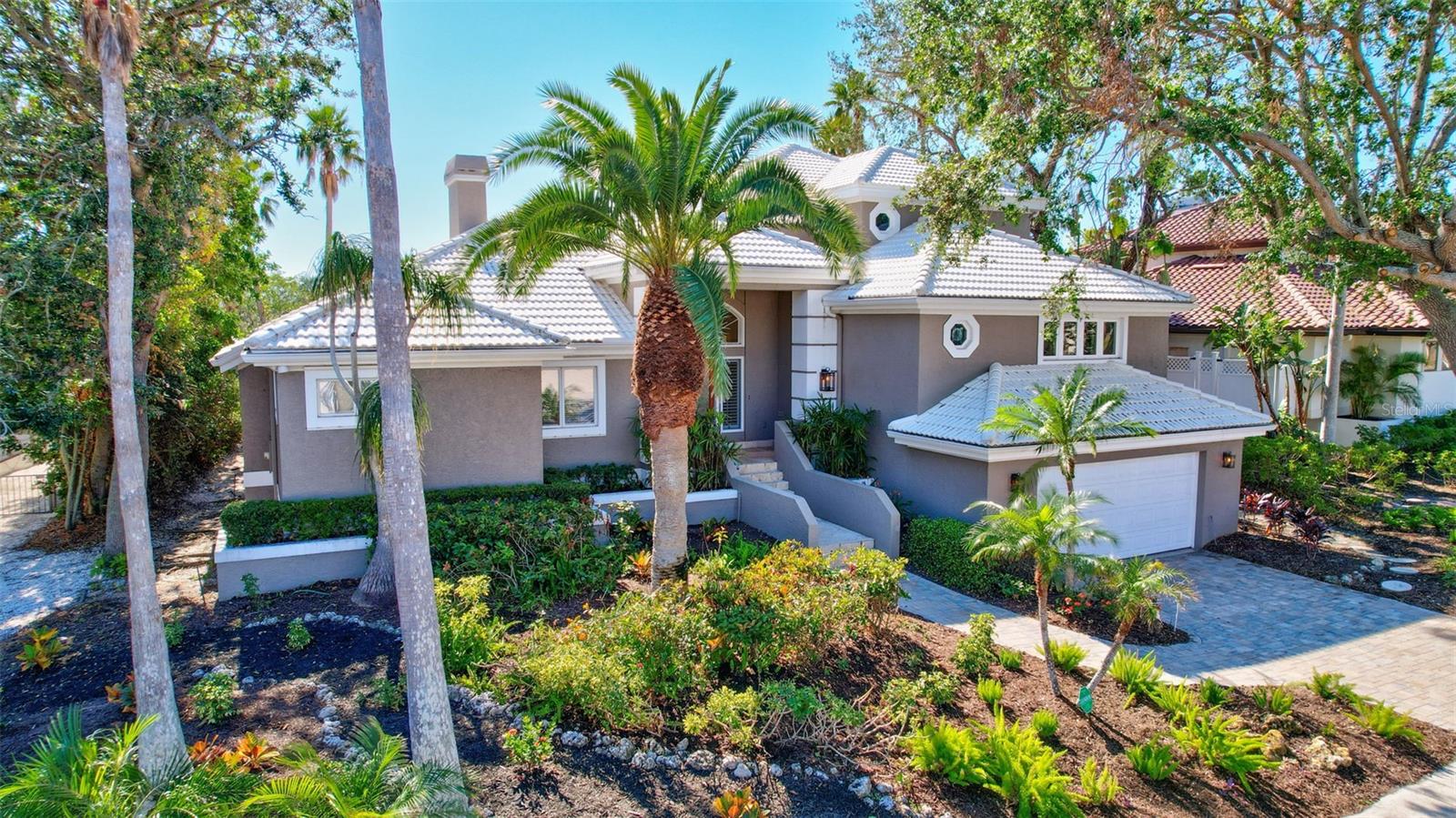 BAY ISLES - Residential