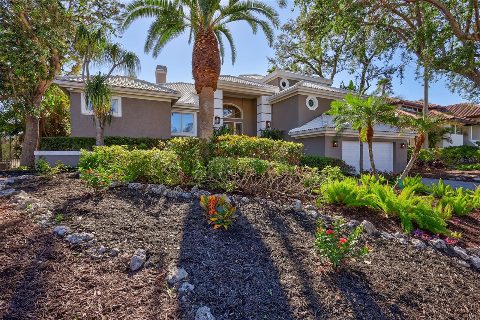 BAY ISLES - Residential