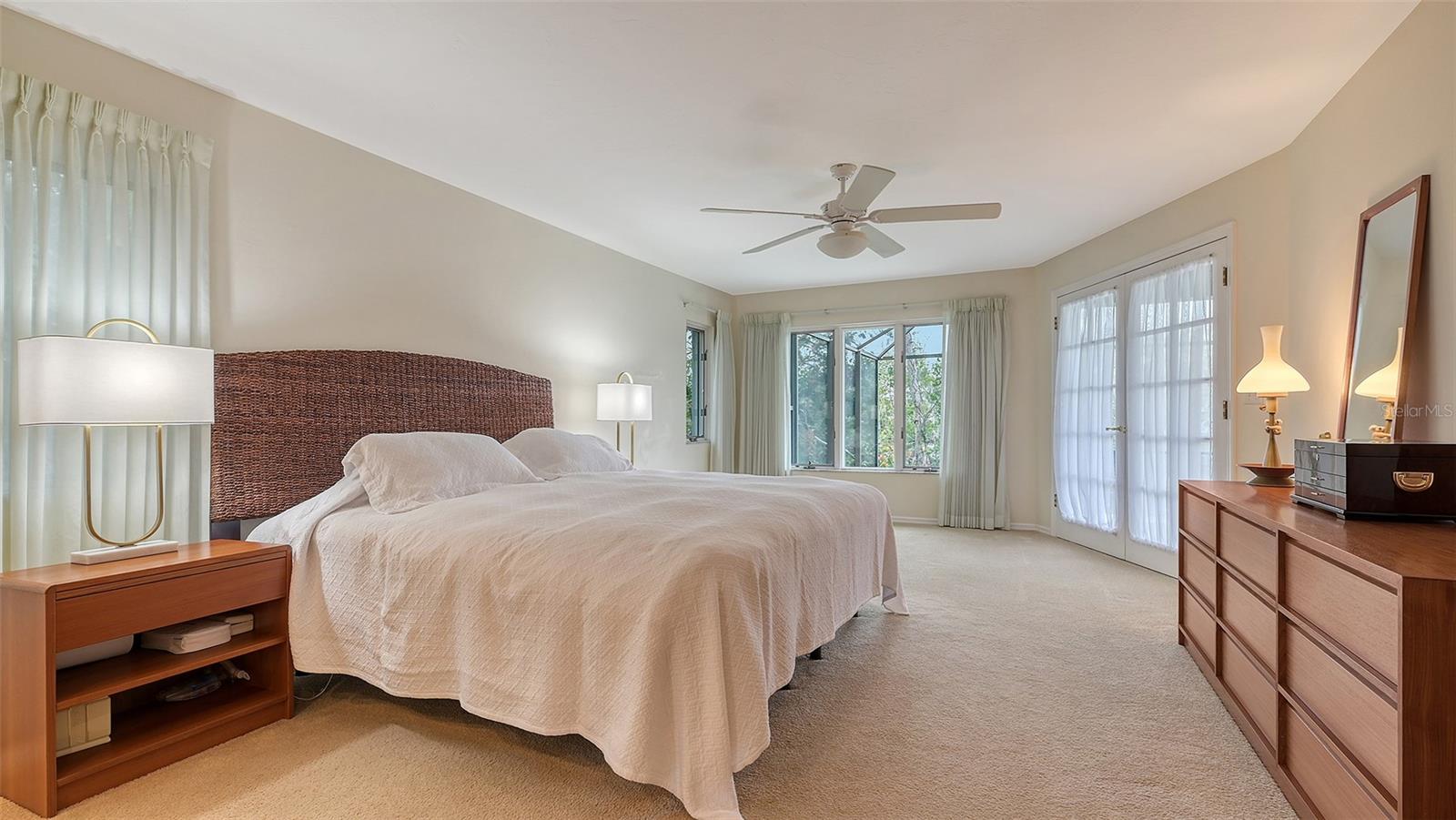 BAY ISLES - Residential