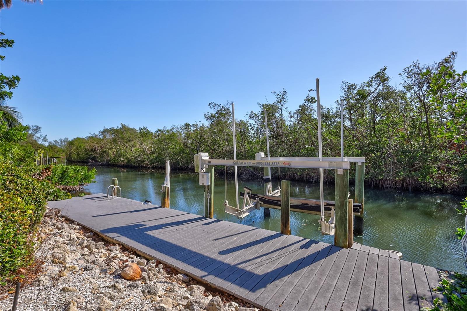 BAY ISLES - Residential