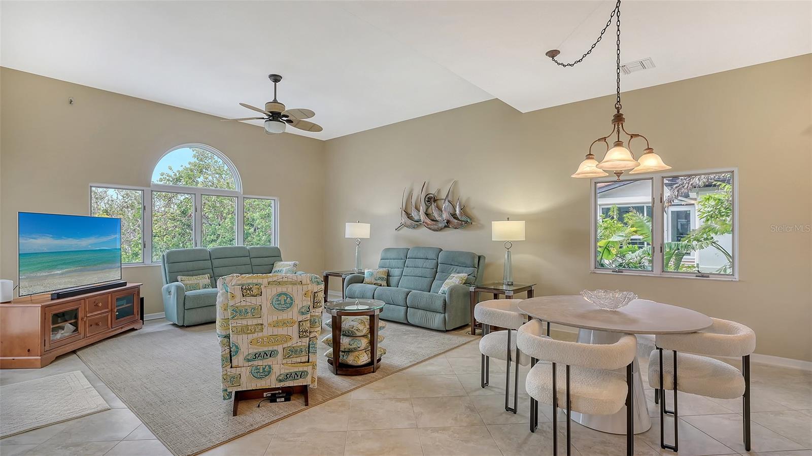 BAY ISLES - Residential